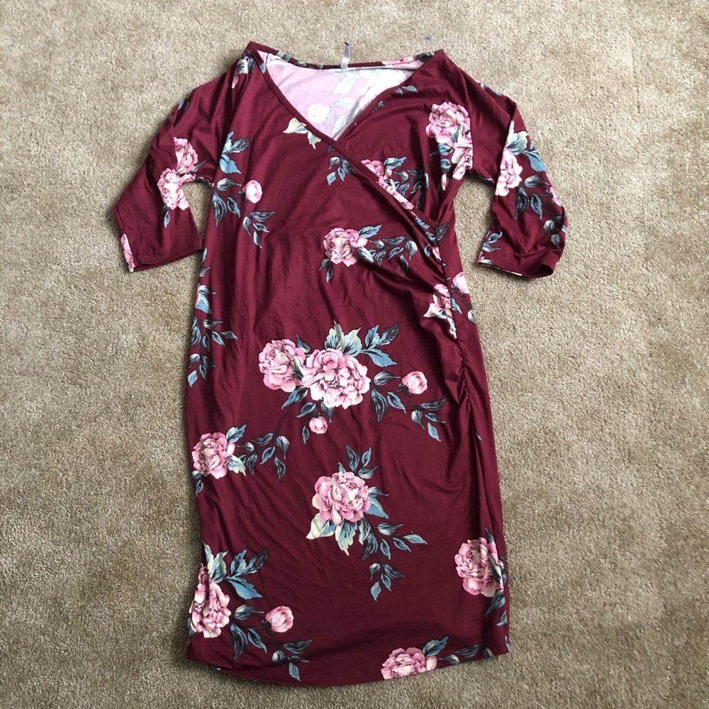 SizeLarge maternity / nursing floral dress